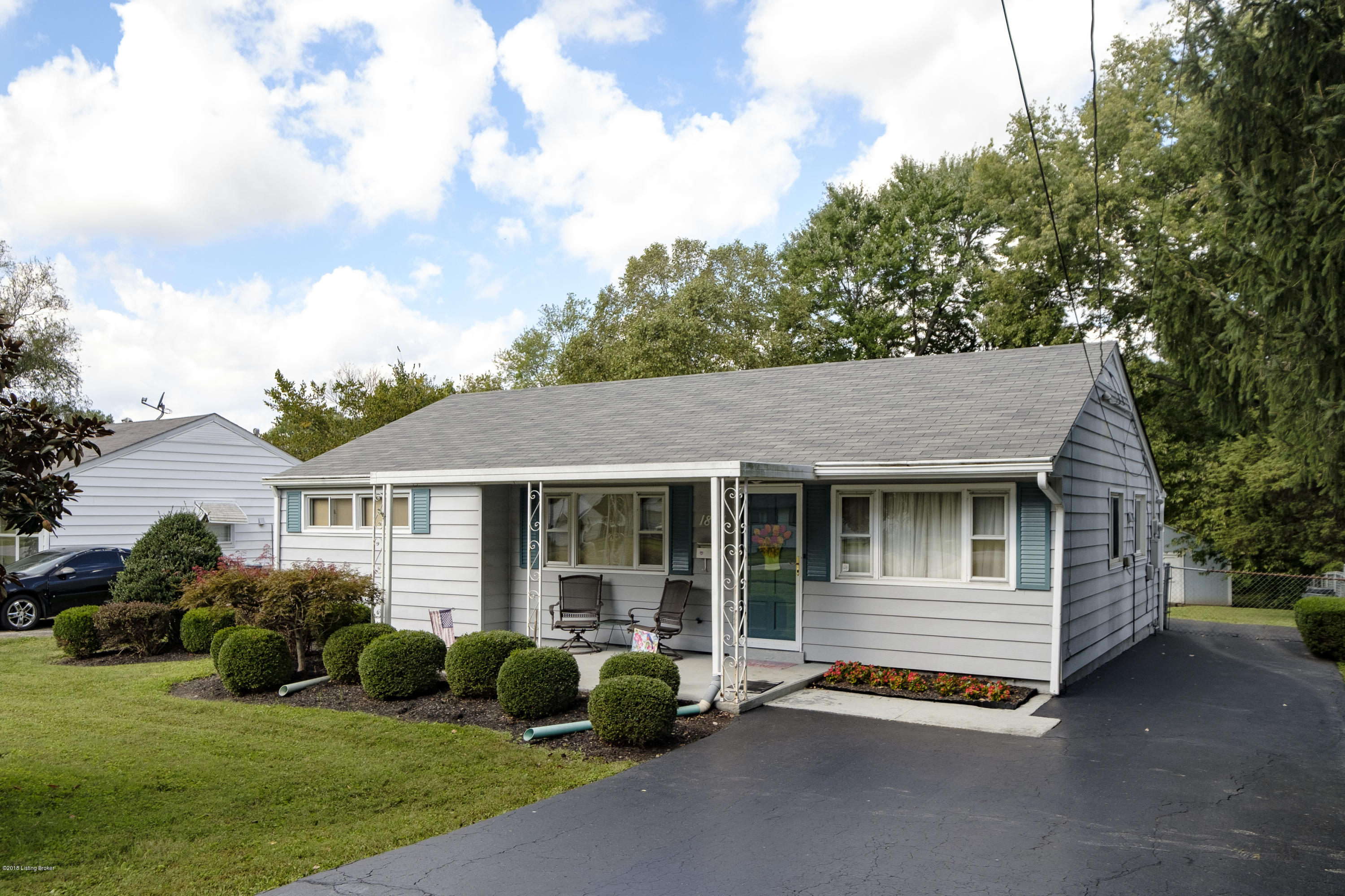 1853 Heaton Road Louisville, KY 40216 - Photo 1 of 23 Front