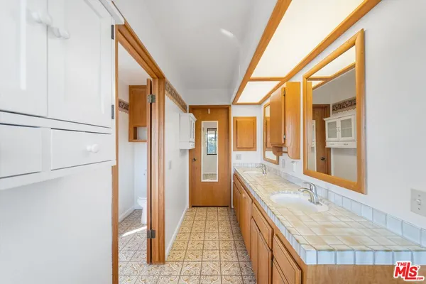 $3,995 | 44310 VÃa Barranca, Unit 4, Temecula, CA 92590