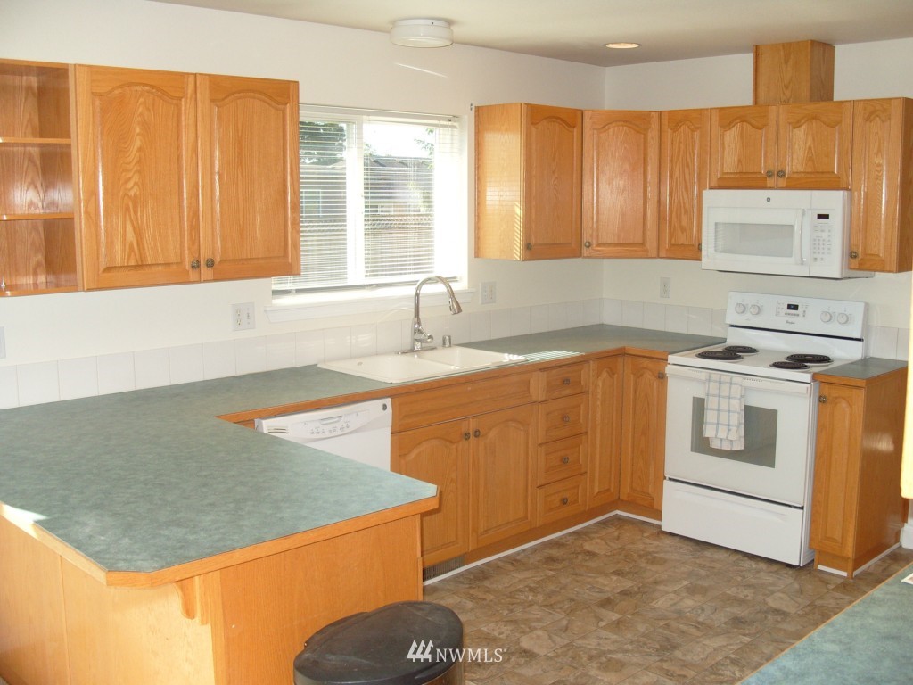8256 Snohomish Road Birch Bay, WA 98230 - Photo 4 of 17 Gallery Image 4