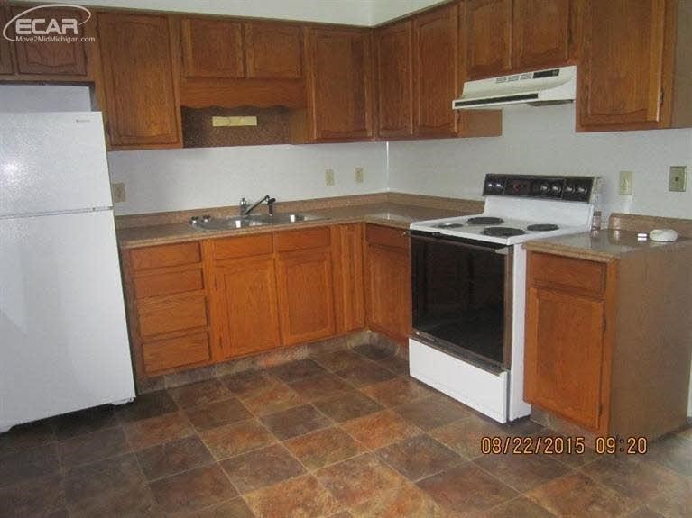 5941 Rupprecht Road Vassar, MI 48768 - Photo 6 of 13 20448405-5.JPG