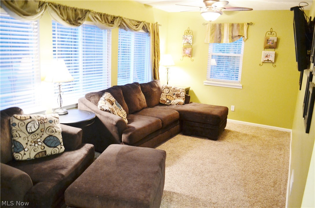2324 Jacoby Road Akron, OH 44321 - Photo 5 of 34 Family room with wall of windows