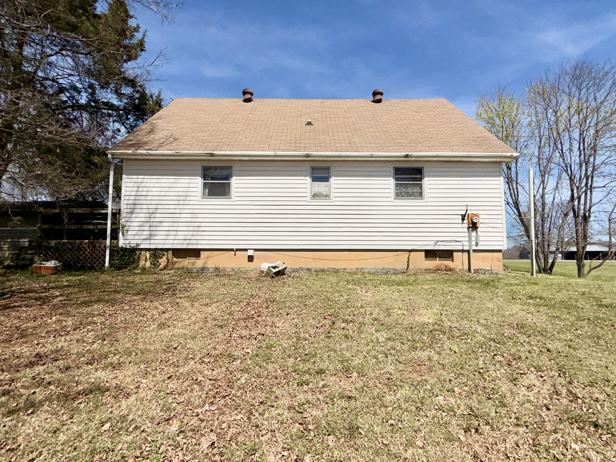 3152 Tanyard Hill Road Lynchburg, TN 37352 - Photo 5 of 14 a front view of a house with a yard