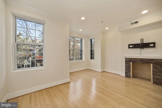 $3,500 | 1126 Columbia Road Northwest, Unit 3, Washington, DC 20009