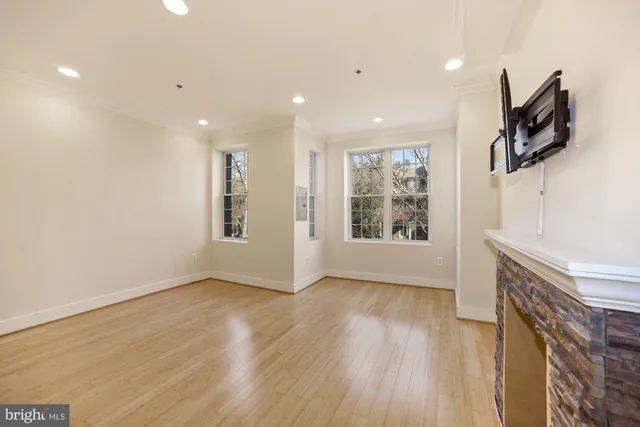 $3,500 | 1126 Columbia Road Northwest, Unit 3, Washington, DC 20009