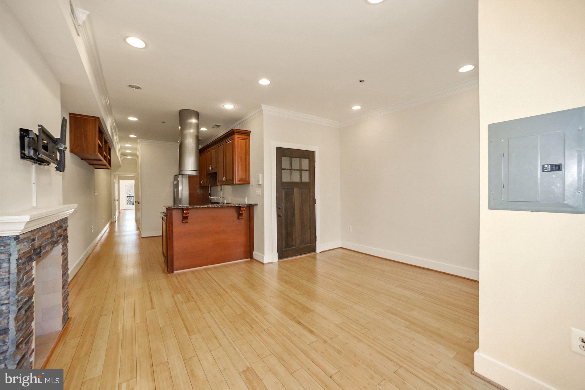 1126 Columbia Road Northwest, Unit 3 Washington, DC 20009 - Photo 4 of 21 View of the back balcony