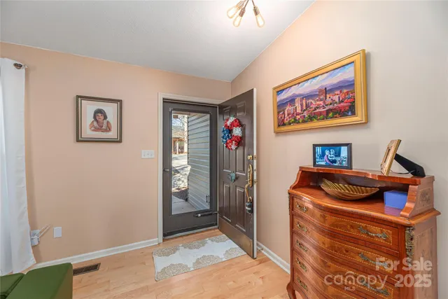 a view of a livingroom with furniture