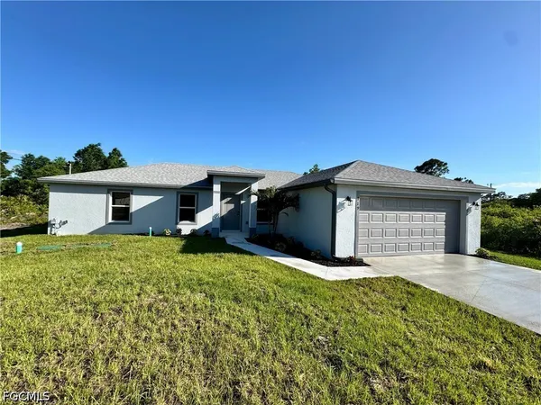 $1,900 | 719 Ledge Street, Lehigh Acres, FL 33972