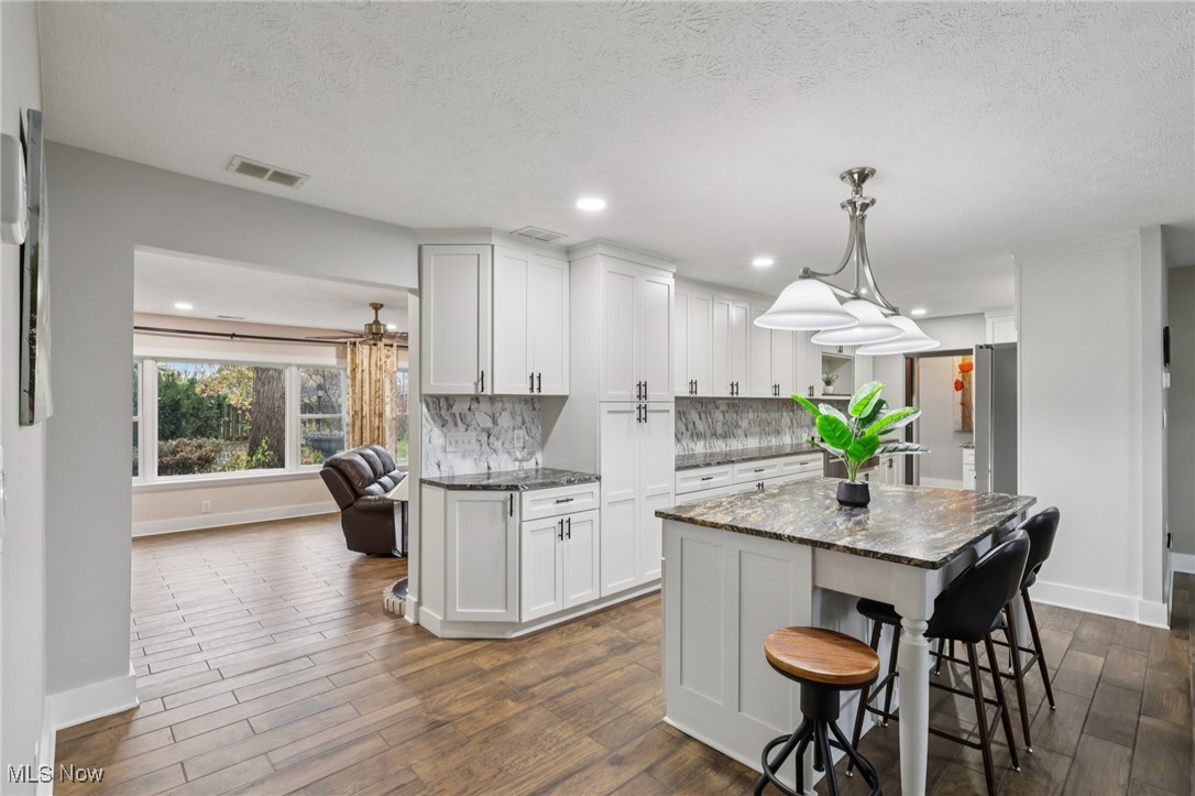 6996 Oakwood Road Parma Heights, OH 44130 - Photo 5 of 32 Kitchen