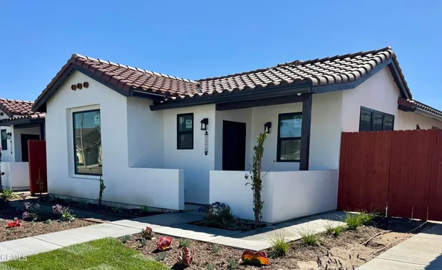 $859,500 | 1170 West 1st Street, Oxnard, CA 93030