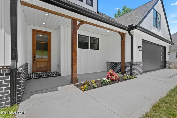$825,000 | 110 Elohi Way, Loudon, TN 37774