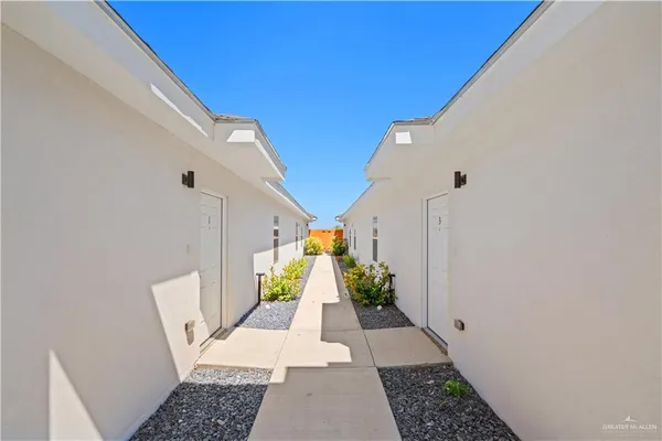 $1,300 | 307 West Campeche Avenue, Unit 4, Alton, TX 78573