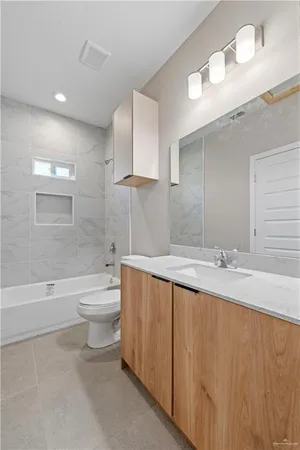 $1,300 | 307 West Campeche Avenue, Unit 4, Alton, TX 78573