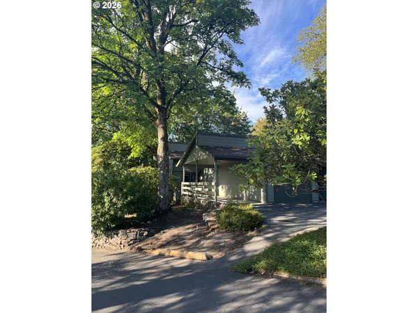 $439,000 | 3831 Southwest Canby Street, Portland, OR 97219