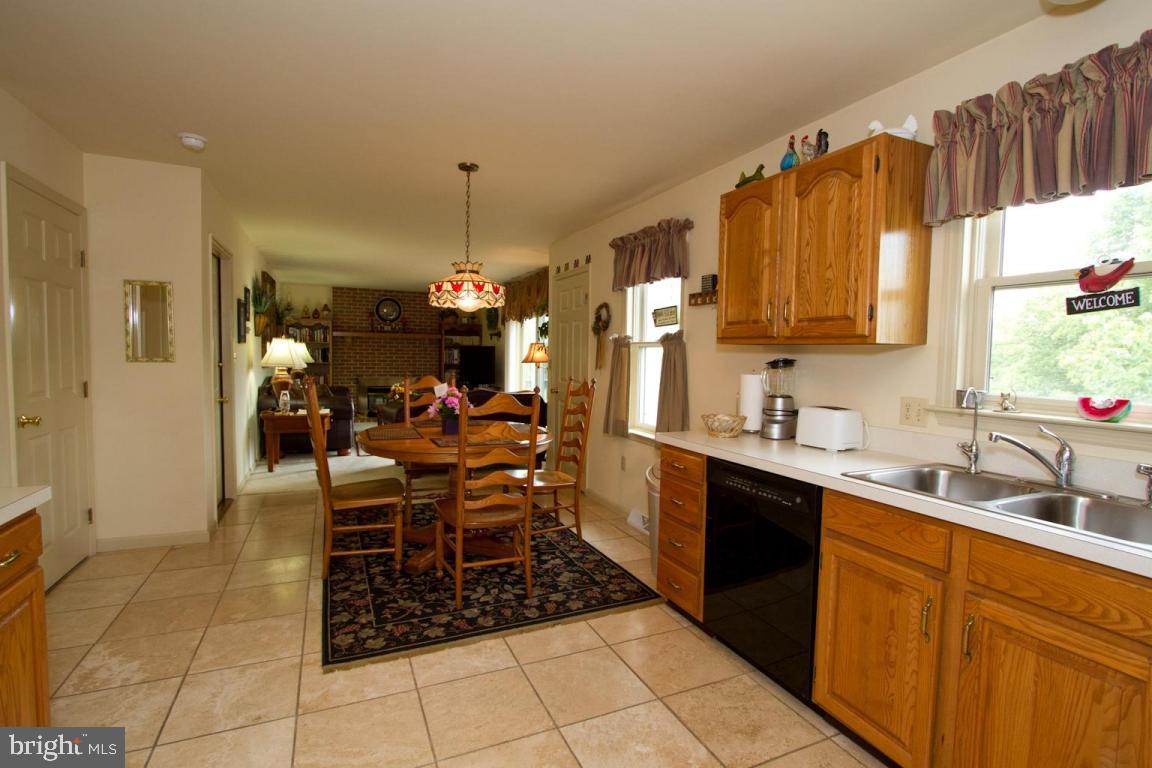9 Edgewood Drive Lititz, PA 17543 - Photo 11 of 32 Gallery Image 11