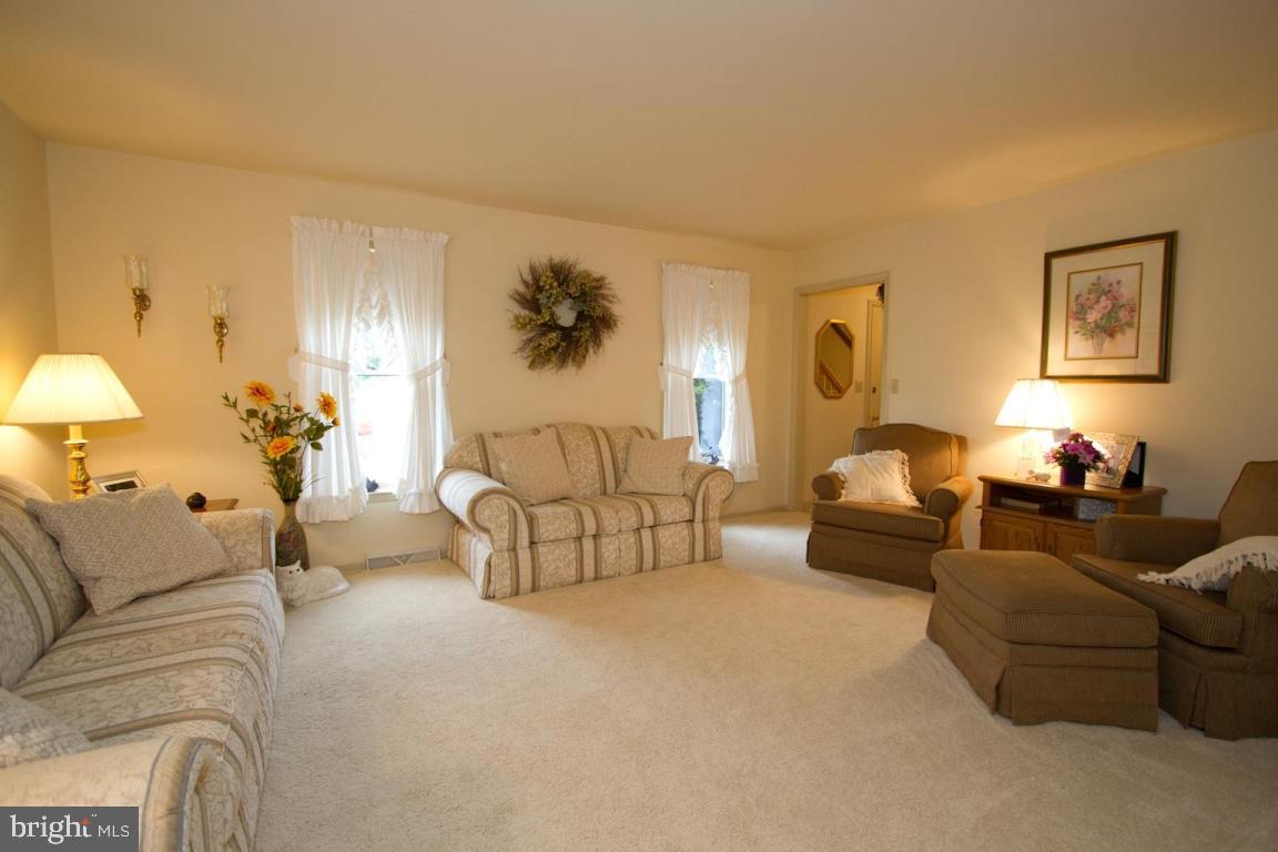 9 Edgewood Drive Lititz, PA 17543 - Photo 17 of 32 Gallery Image 17