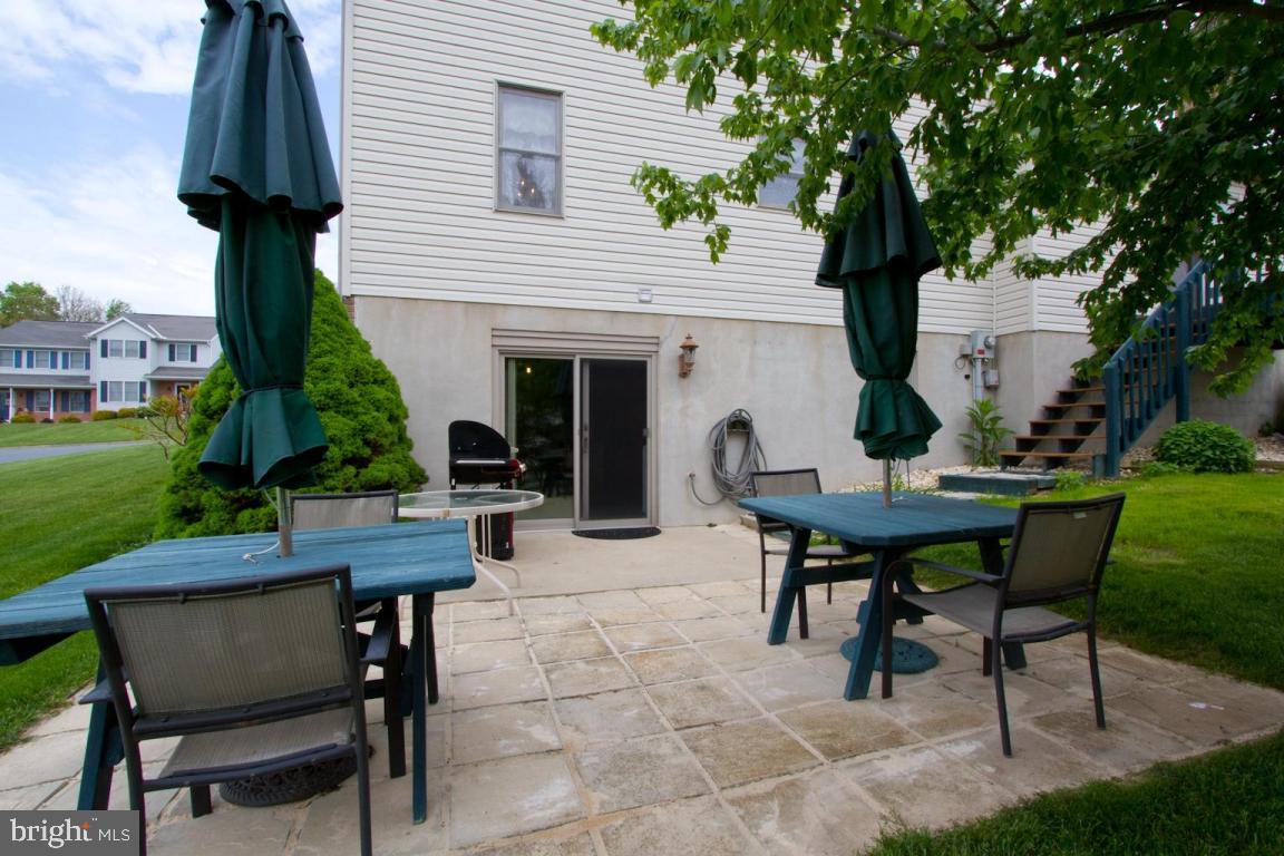 9 Edgewood Drive Lititz, PA 17543 - Photo 5 of 32 Gallery Image 5