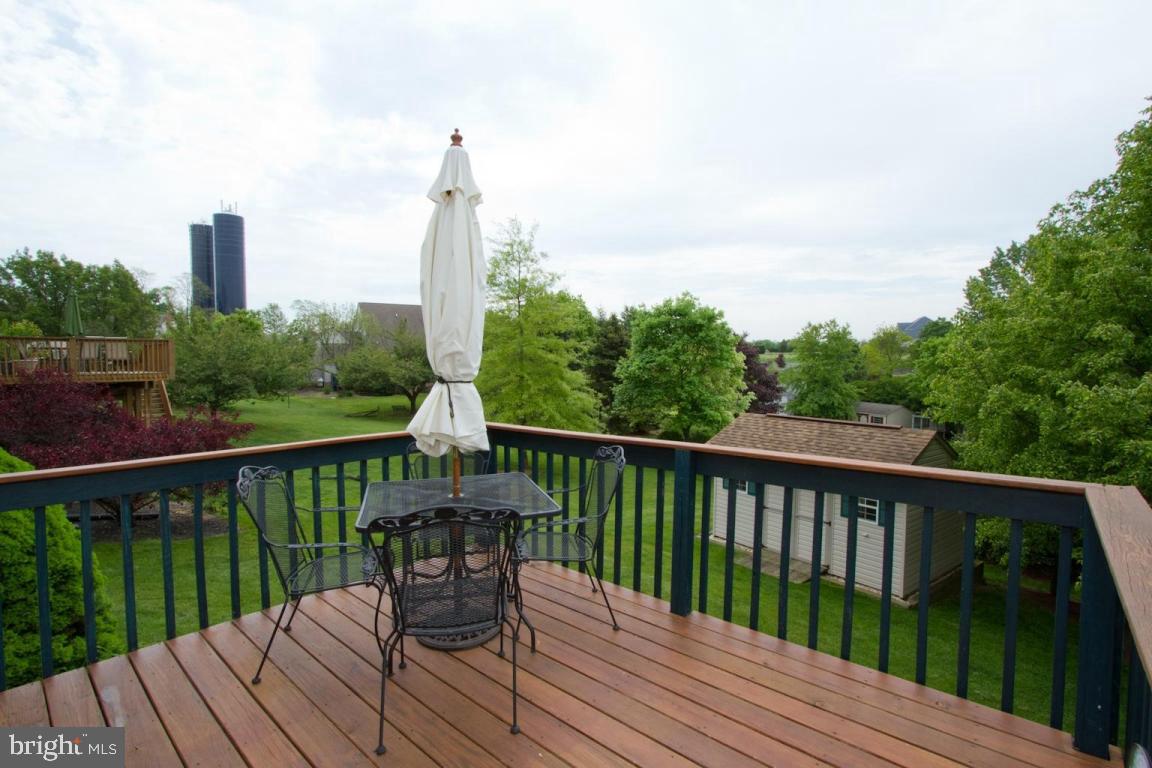 9 Edgewood Drive Lititz, PA 17543 - Photo 6 of 32 Gallery Image 6