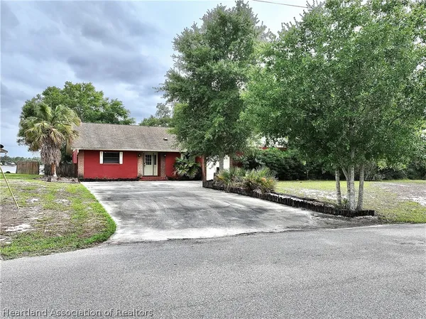 $399,000 | 3260 Popinjay Avenue, Lake Placid, FL 33852