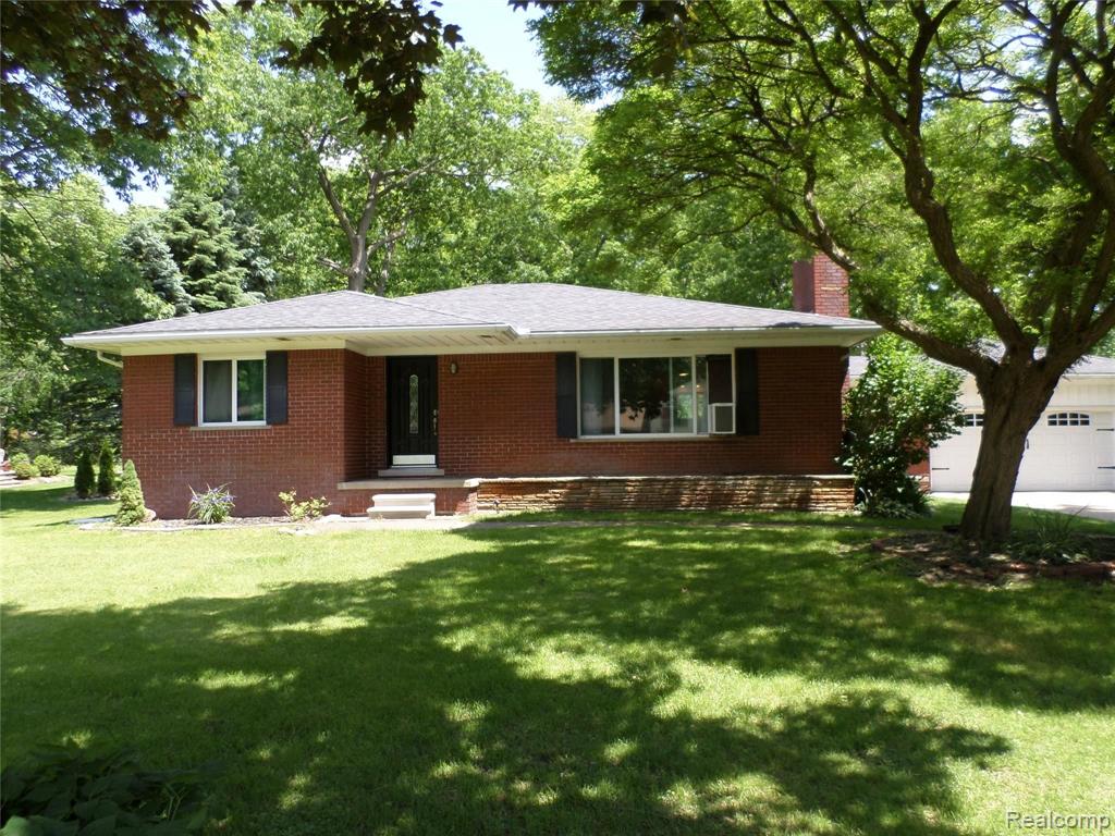 2651 Harrington Road Rochester Hills, MI 48307 - Photo 2 of 40