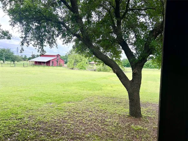 $1,350 | 335 East Donna Drive, Unit A, Wylie, TX 75098