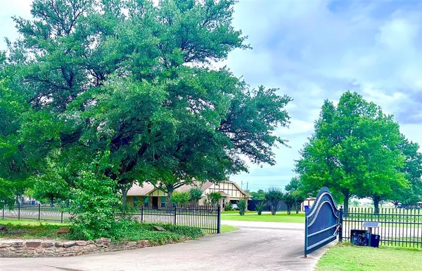 $1,350 | 335 East Donna Drive, Unit A, Wylie, TX 75098