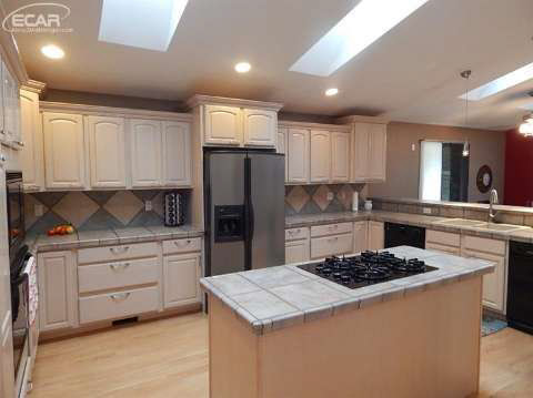 6250 East Pierson Road Flint, MI 48506 - Photo 8 of 32 20450525-7.JPG