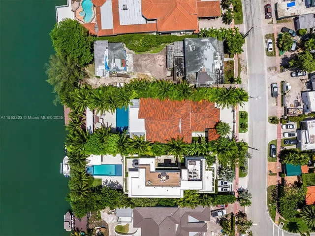 an outdoor space with plants