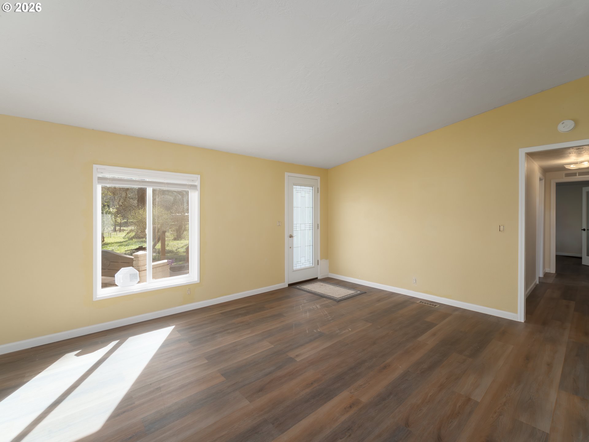 238 Ball Lane Riddle, OR 97469 - Photo 9 of 33