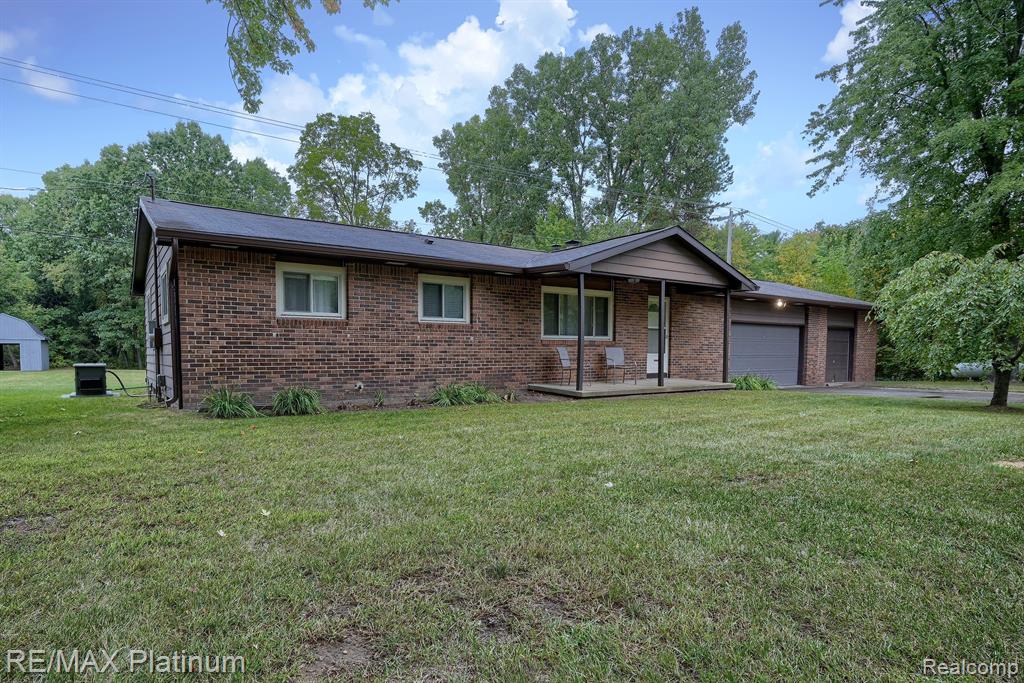 11442 Silver Lake Road Byron, MI 48418 - Photo 2 of 25