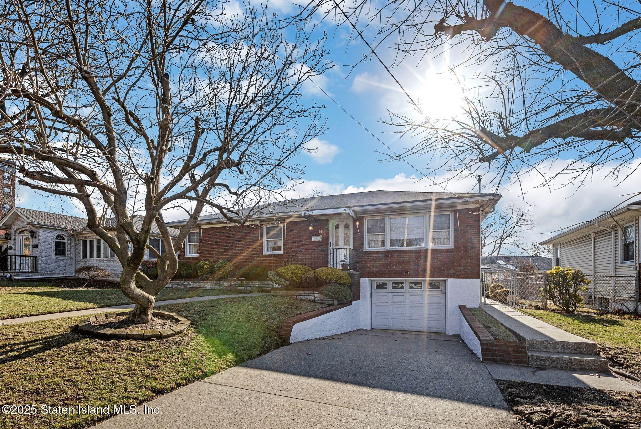 1196 Richmond Road Staten Island, NY 10304 - Photo 3 of 25 1196_Richmond_Rd_Staten_Island_NY_10304_