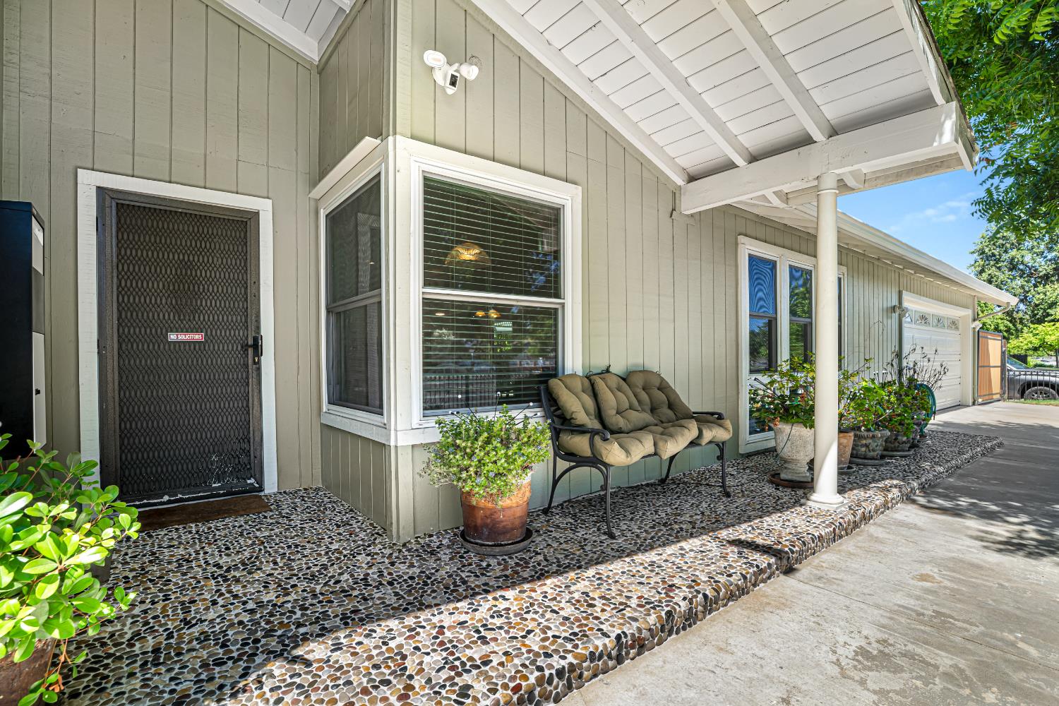 9713 Thornton Road Stockton, CA 95209 - Photo 5 of 49