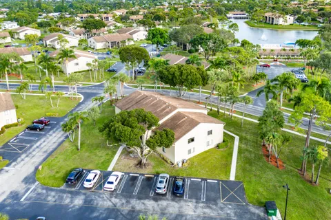 $225,000 | 508 Shady Pine Way, Unit D2, Greenacres, FL 33415