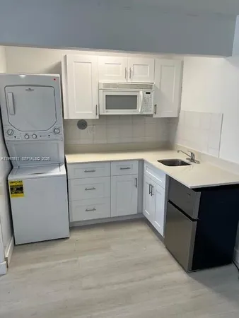 $1,650 | Golden Isles, Hallandale Beach, FL 33009