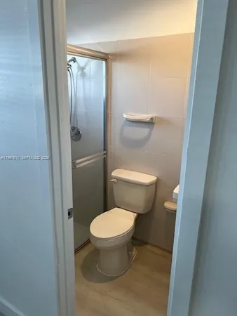 $1,650 | Golden Isles, Hallandale Beach, FL 33009