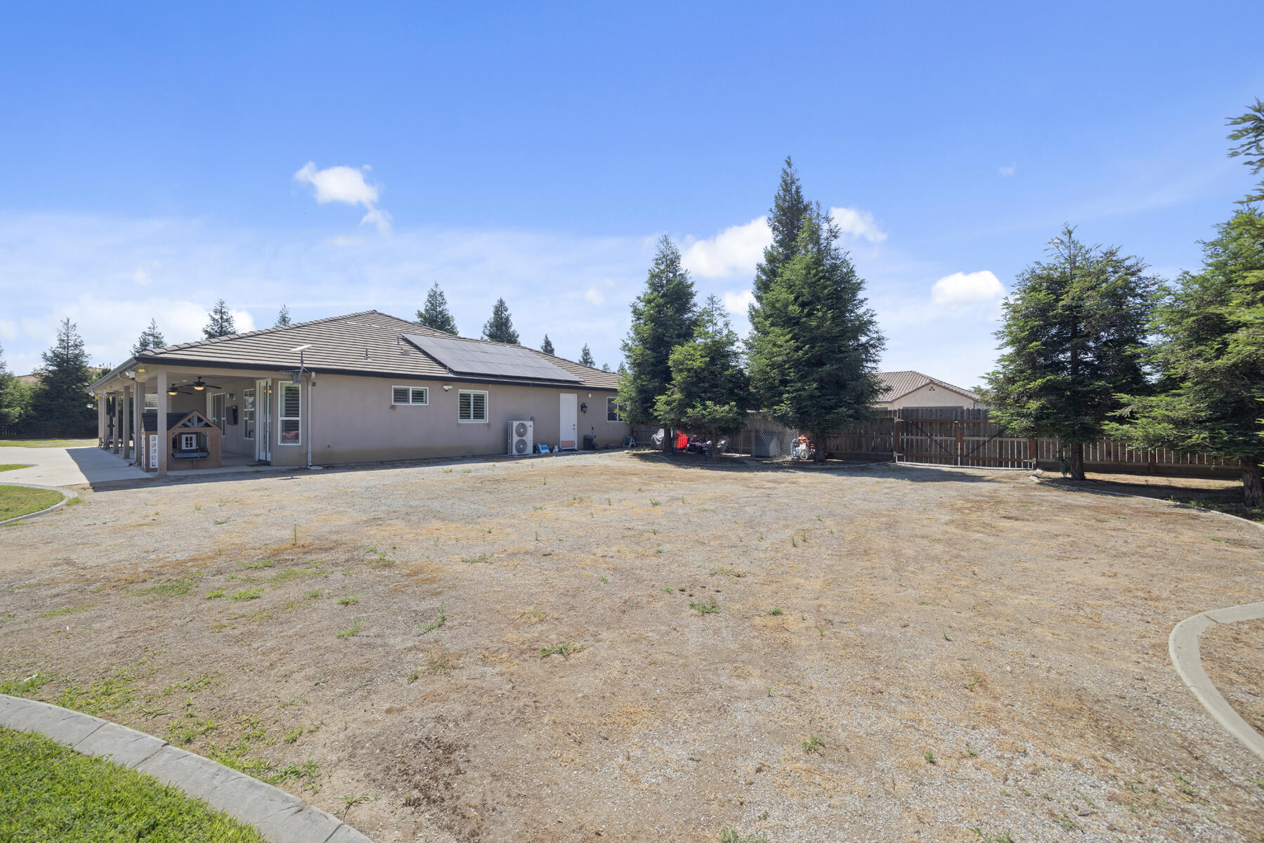 2208 West Benton Court Exeter, CA 93221 - Photo 64 of 84 64 - Back yard (1)