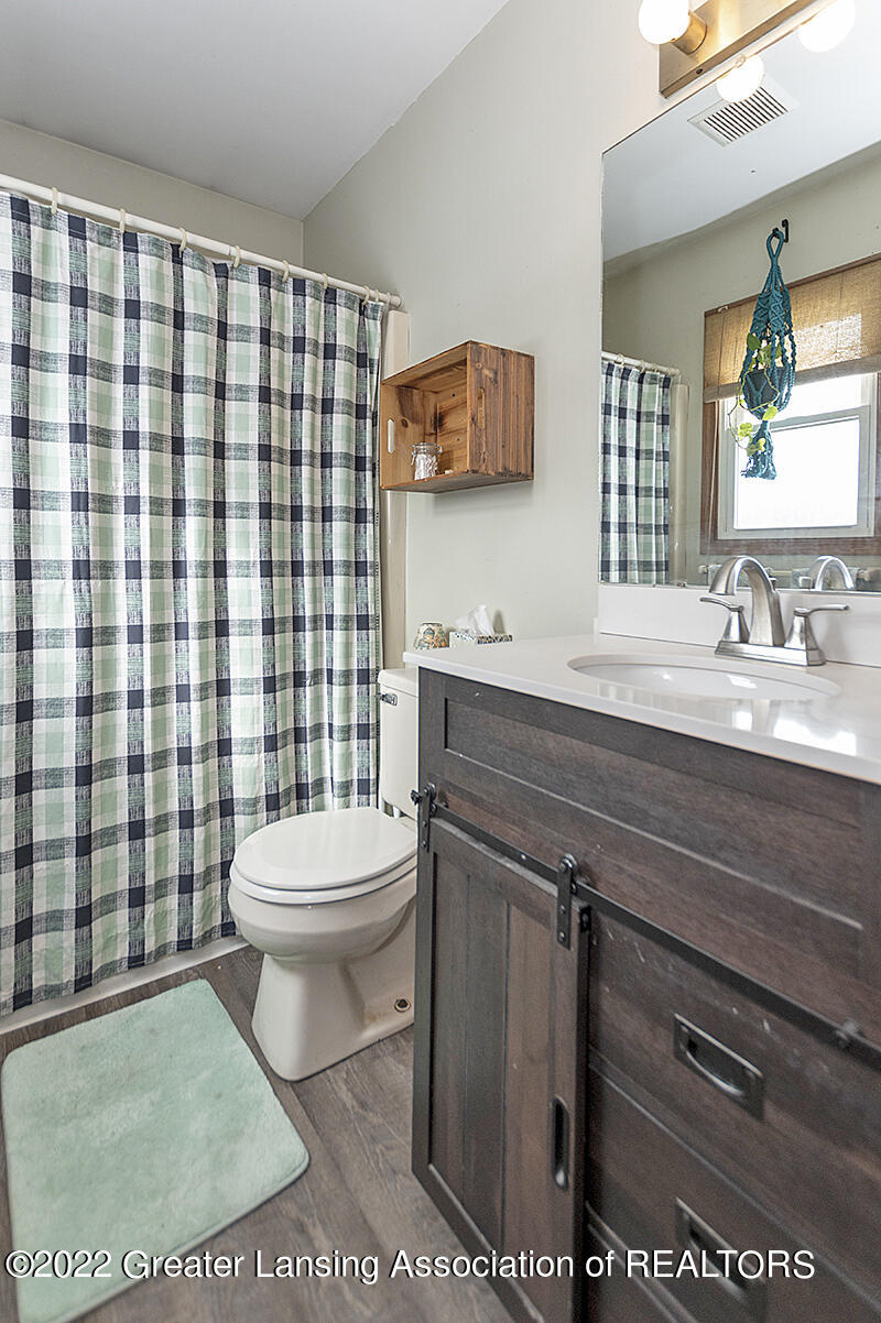 2100 South Eifert Road Mason, MI 48854 - Photo 20 of 39 2nd Floor Bathroom