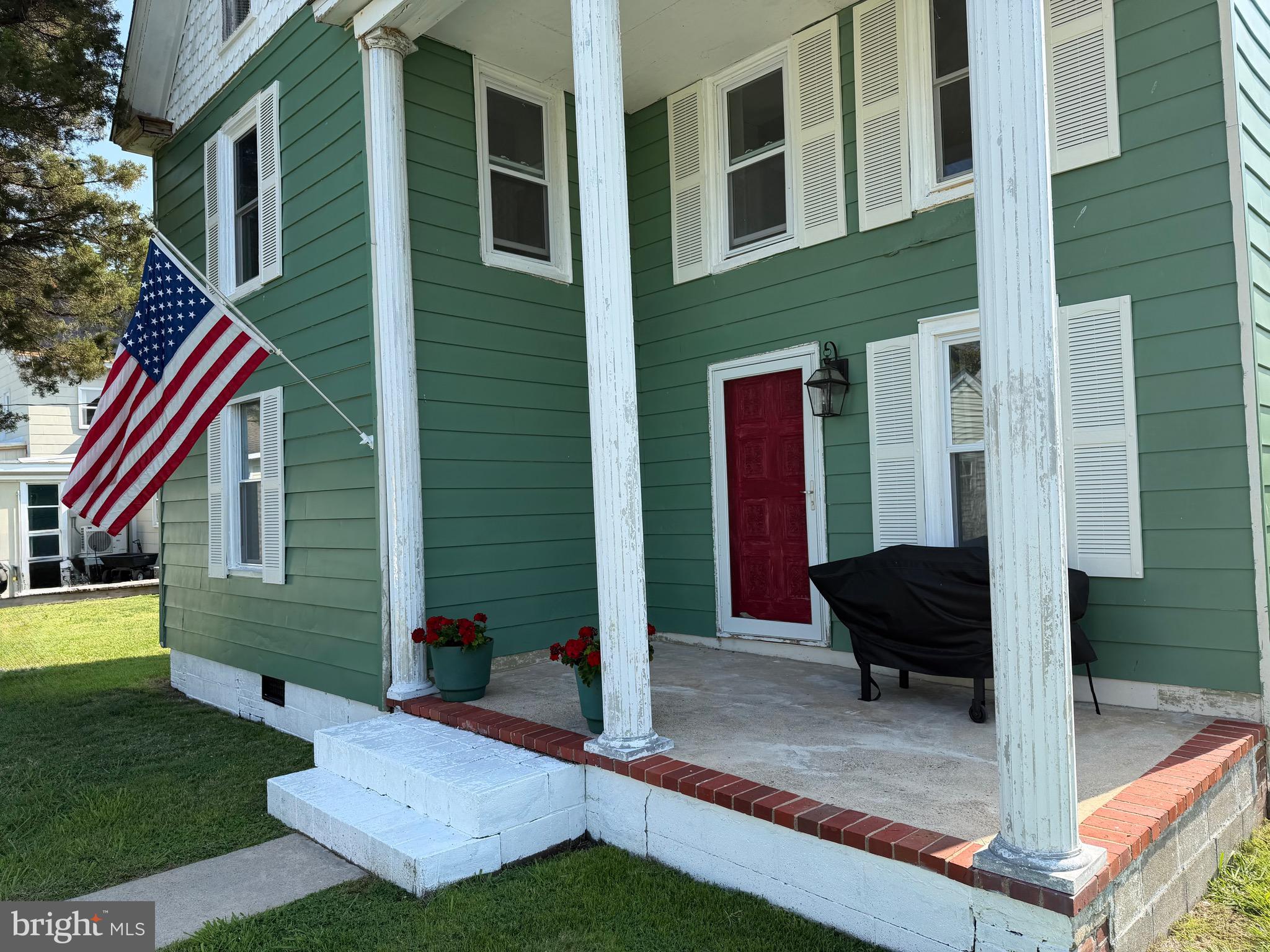 3069 Union Church Road Tylerton, MD 21866 - Photo 2 of 30 Porch/Front of the House