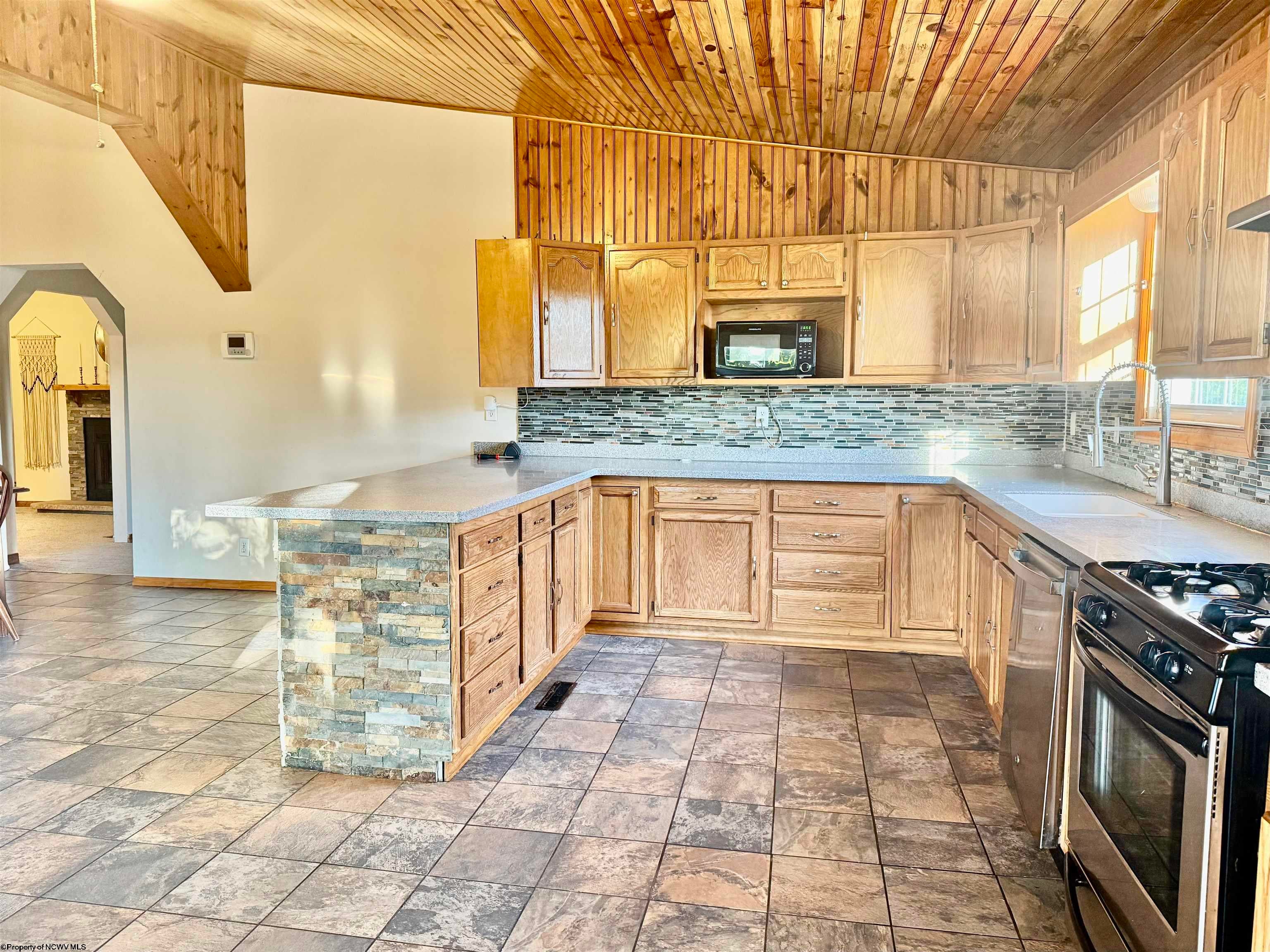 602 Hoult Road Fairmont, WV 26554 - Photo 17 of 40 Gallery Image 17