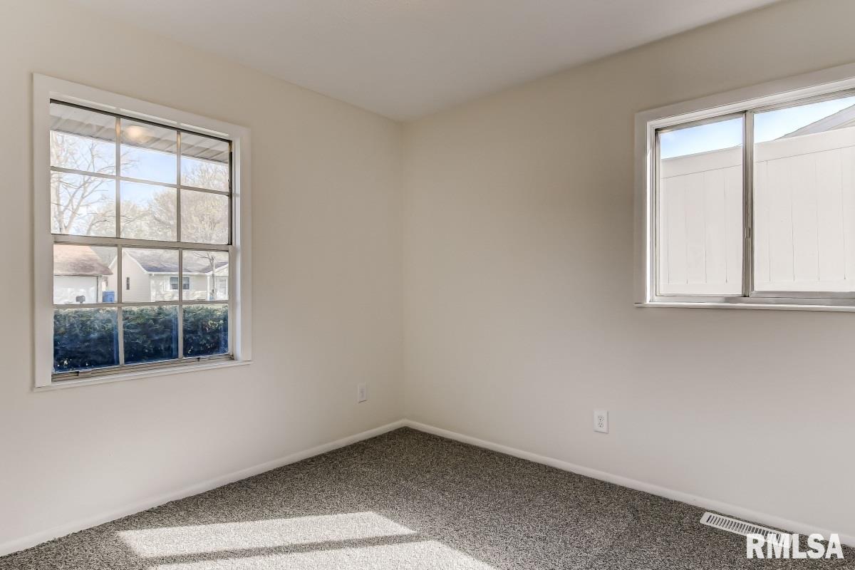 2800 Cardigan Drive Springfield, IL 62702 - Photo 23 of 26 Gallery Image 23