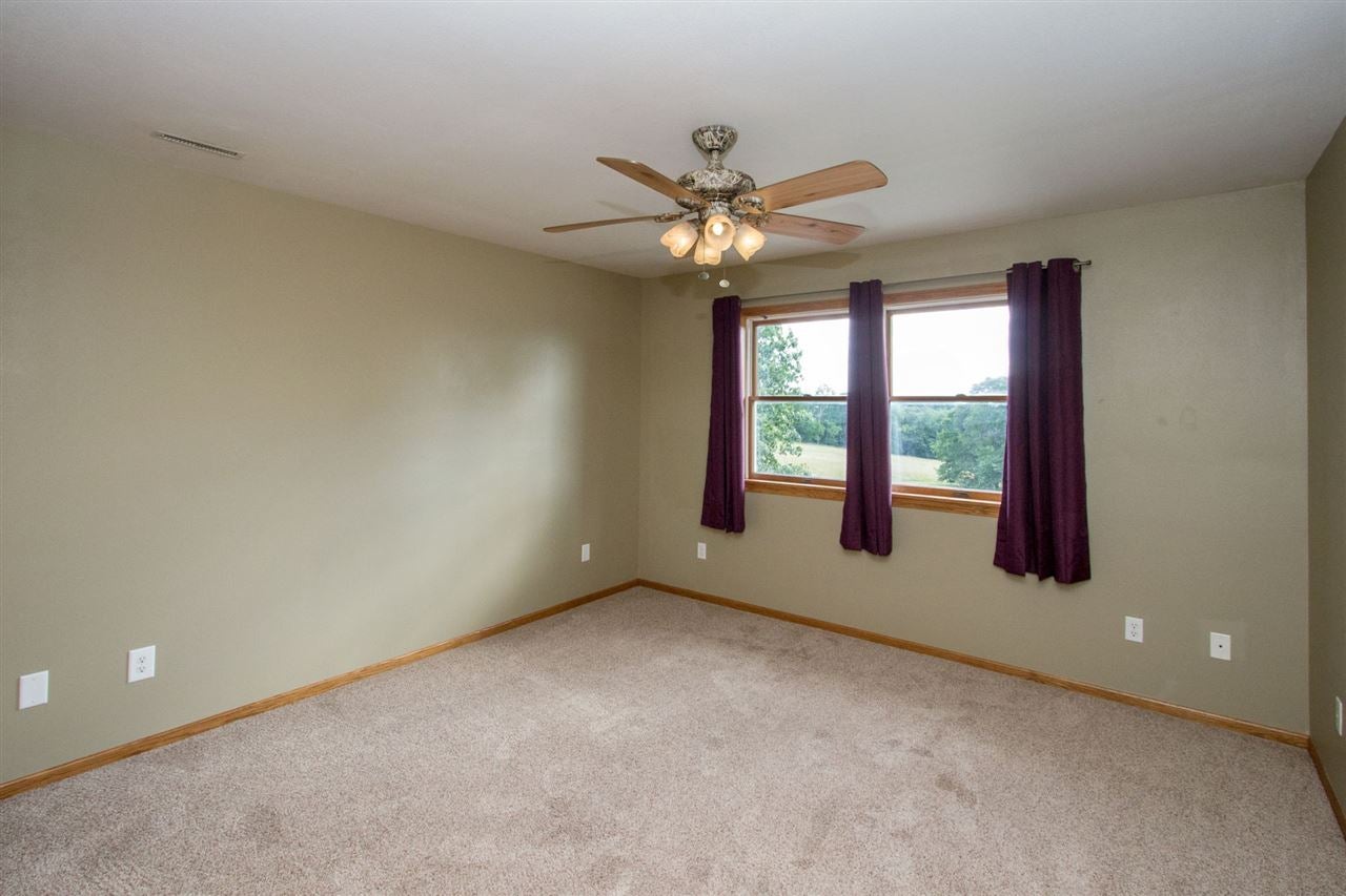 2315 Sugar Bottom Road Northeast Solon, IA 52333 - Photo 20 of 42 Gallery Image 20