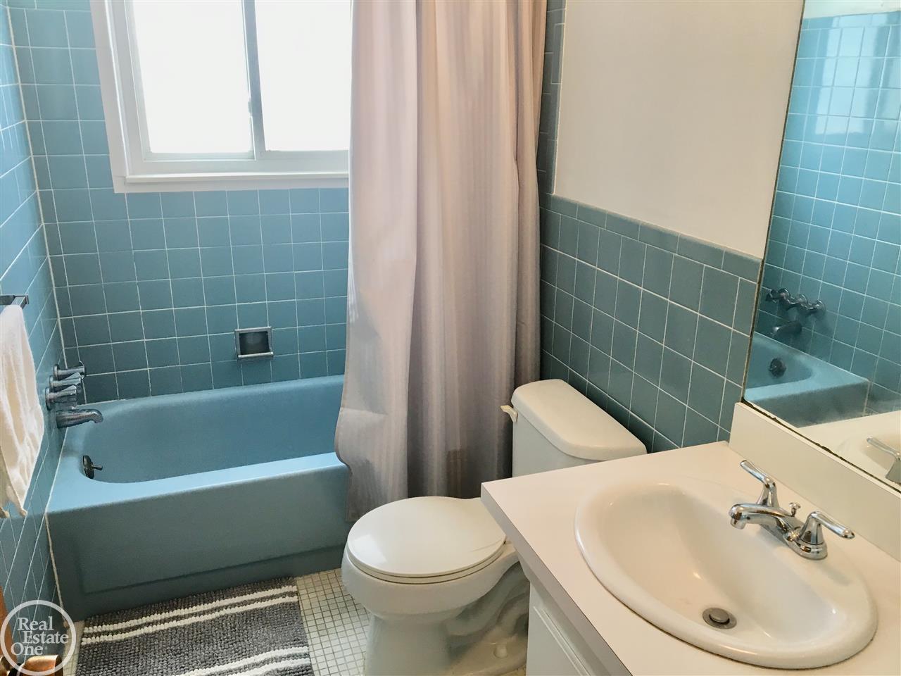 2146 Ridgemont Road Grosse Pointe Woods, MI 48236 - Photo 8 of 8