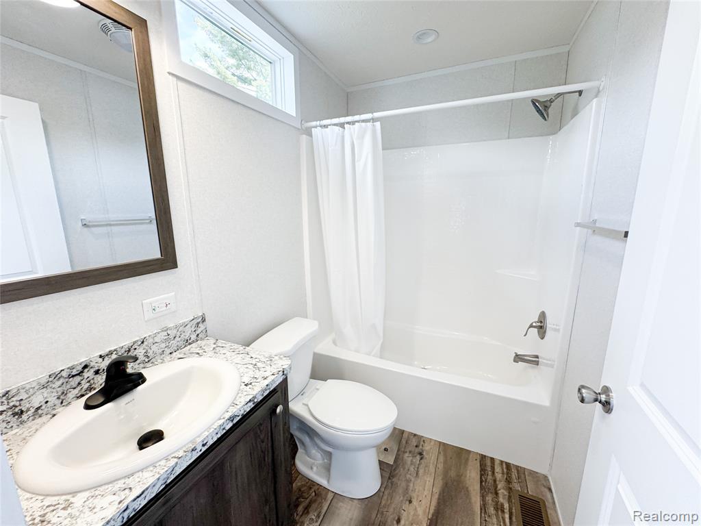 44 Retreat Way Fenton, MI 48430 - Photo 4 of 6