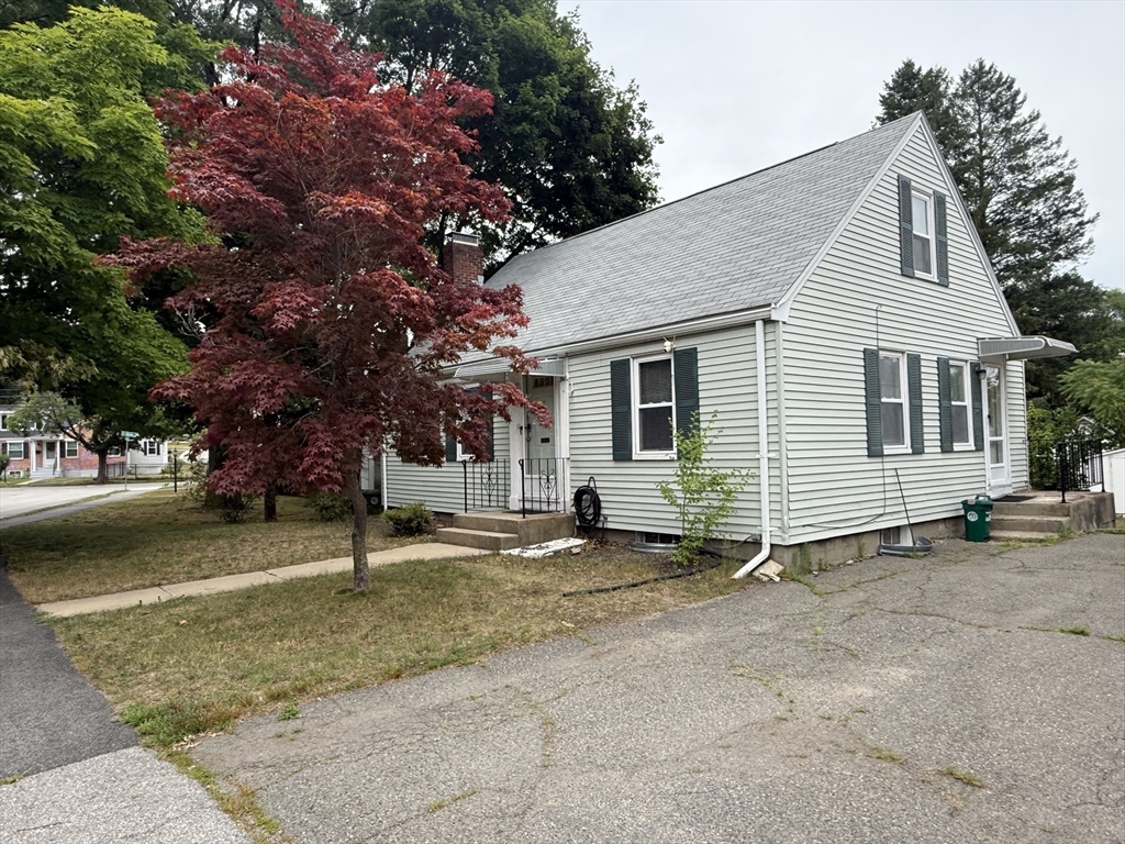 31 Falmouth Road Watertown, MA 02472 - Photo 2 of 17
