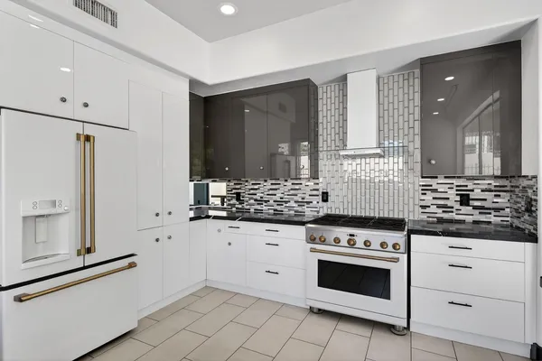 $5,000 | 6932 East Pearl Street, Mesa, AZ 85207