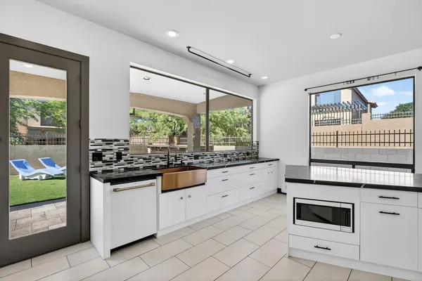 $5,000 | 6932 East Pearl Street, Mesa, AZ 85207