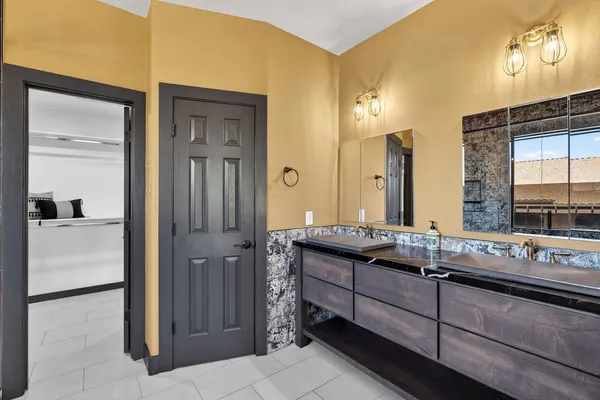 $5,000 | 6932 East Pearl Street, Mesa, AZ 85207