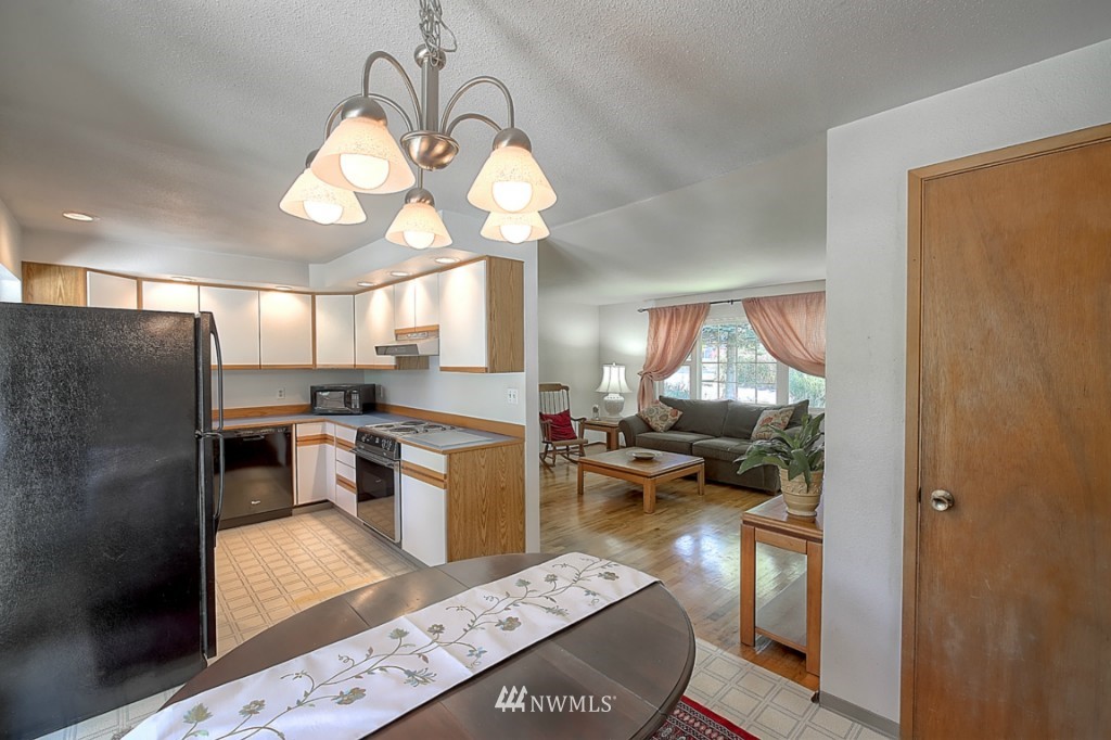 4020 Northeast 21st Street Renton, WA 98056 - Photo 11 of 23