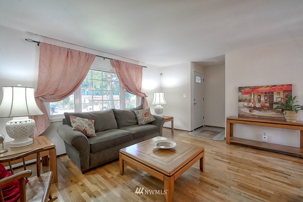 4020 Northeast 21st Street Renton, WA 98056 - Photo 3 of 23