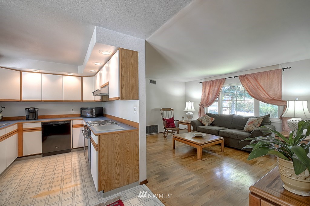4020 Northeast 21st Street Renton, WA 98056 - Photo 8 of 23