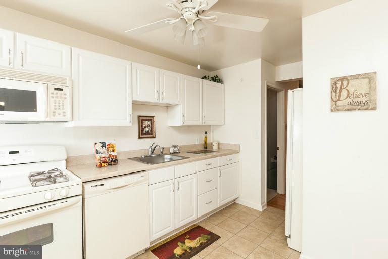 6942 Blanche Road Baltimore, MD 21215 - Photo 11 of 28 Kitchen